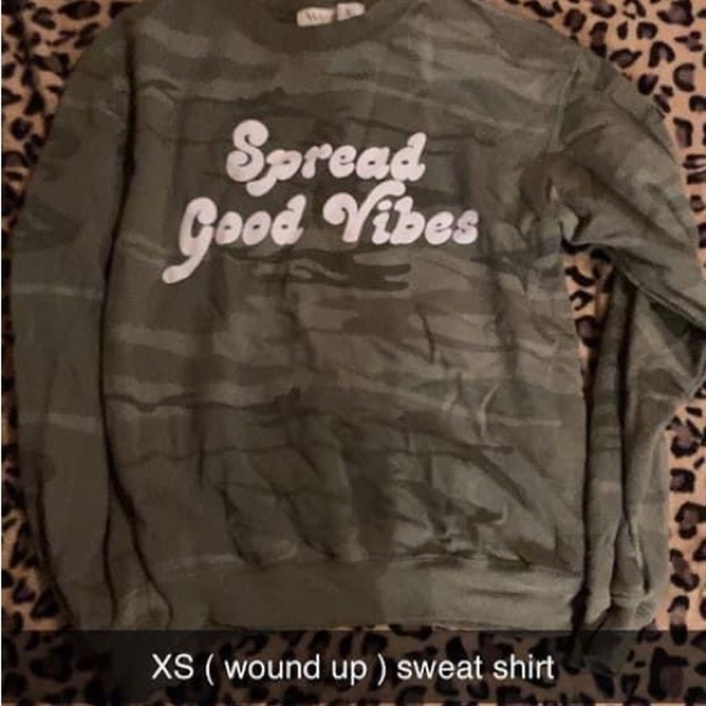 Camo sweatshirt xs